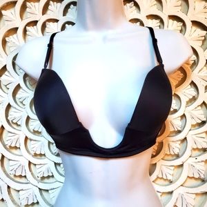 Deep U V Padded Bra in Black 34C
